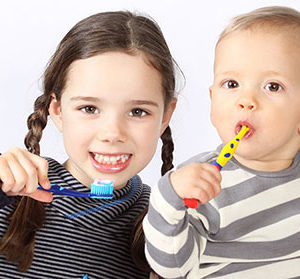 Zähneputzen mit Kindern Dentilus
